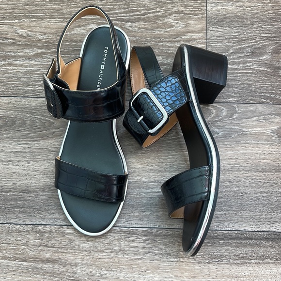 Tommy Hilfiger Sandals With Heel Size 8.5 - Picture 4 of 9